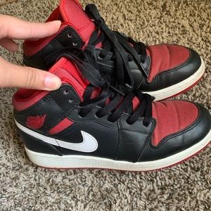JORDAN RETRO 1 MID